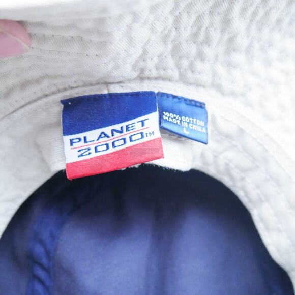 Vintage 2000s Planet Hollywood New York Bucket Hat - Picture 5 of 6
